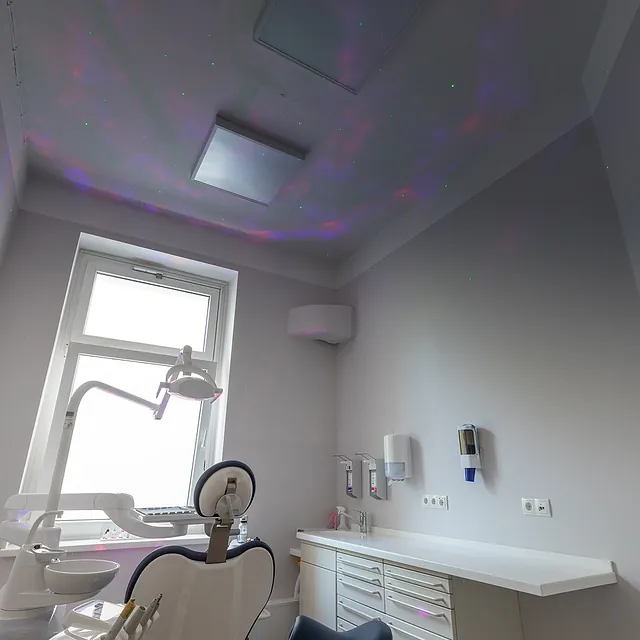 Behandlungszimmer mit Lichteffekt